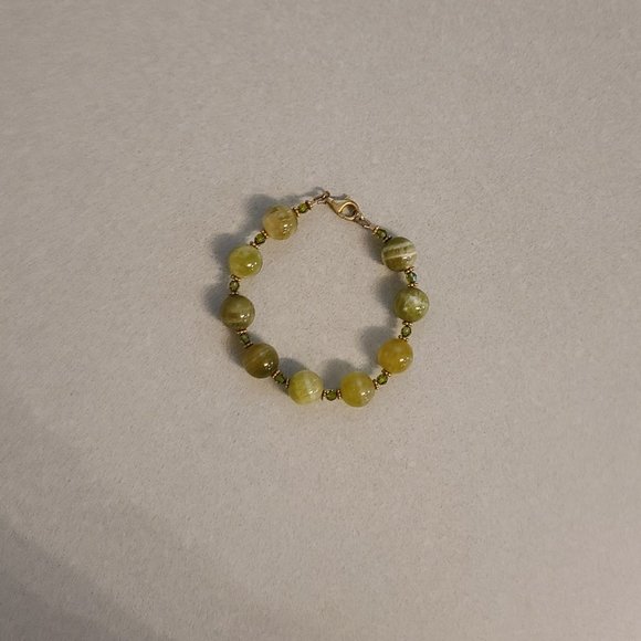 Jade Colored Glass Beaded Bracelet - Picture 3 of 9